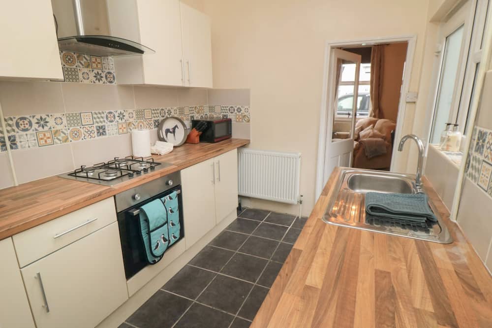 Dickie Hoy's Cottage - Filey Brigg