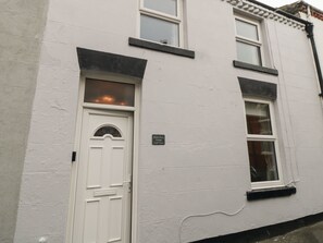 Exterior - Dickie Hoy's Cottage (Scarborough)
