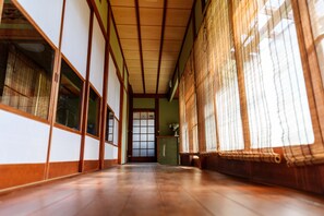 Interior - 5Min to the sea & station! Comfortable hideaway with a dedicated BBQ area. (Ito)