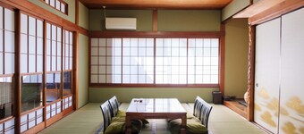 5Min to the sea & station! Comfortable hideaway with a dedicated BBQ area.