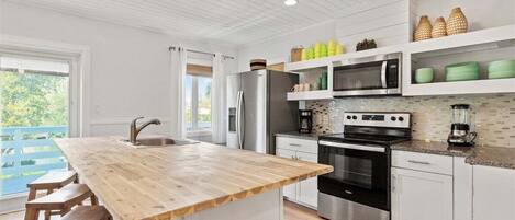 冰箱、微波炉、烤箱、炉灶