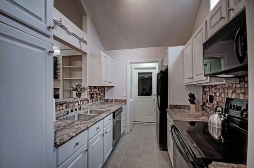 Two Bedroom Getaway Near the Reservoir