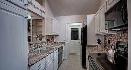 Two Bedroom Getaway Near the Reservoir