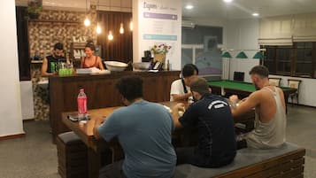 Televisi LED 42-inci dengan saluran TV kabel dan TV