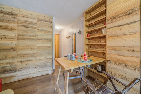 Standard Studio, Mountain View (Studio Abete Rosso 500m From Ski) | Living area | 21-inch flat-screen TV with cable channels, TV