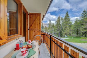 Standard Studio, Mountain View (Studio Abete Rosso 500m From Ski) | Balcony - Studio Abete Rosso 500m From Ski (Sauze d'Oulx)