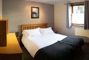 2 bedrooms, iron/ironing board, free WiFi, bed sheets - 10 minutes from the local beach great surfing beach
License Nr.HI-00282-F (Thurso)