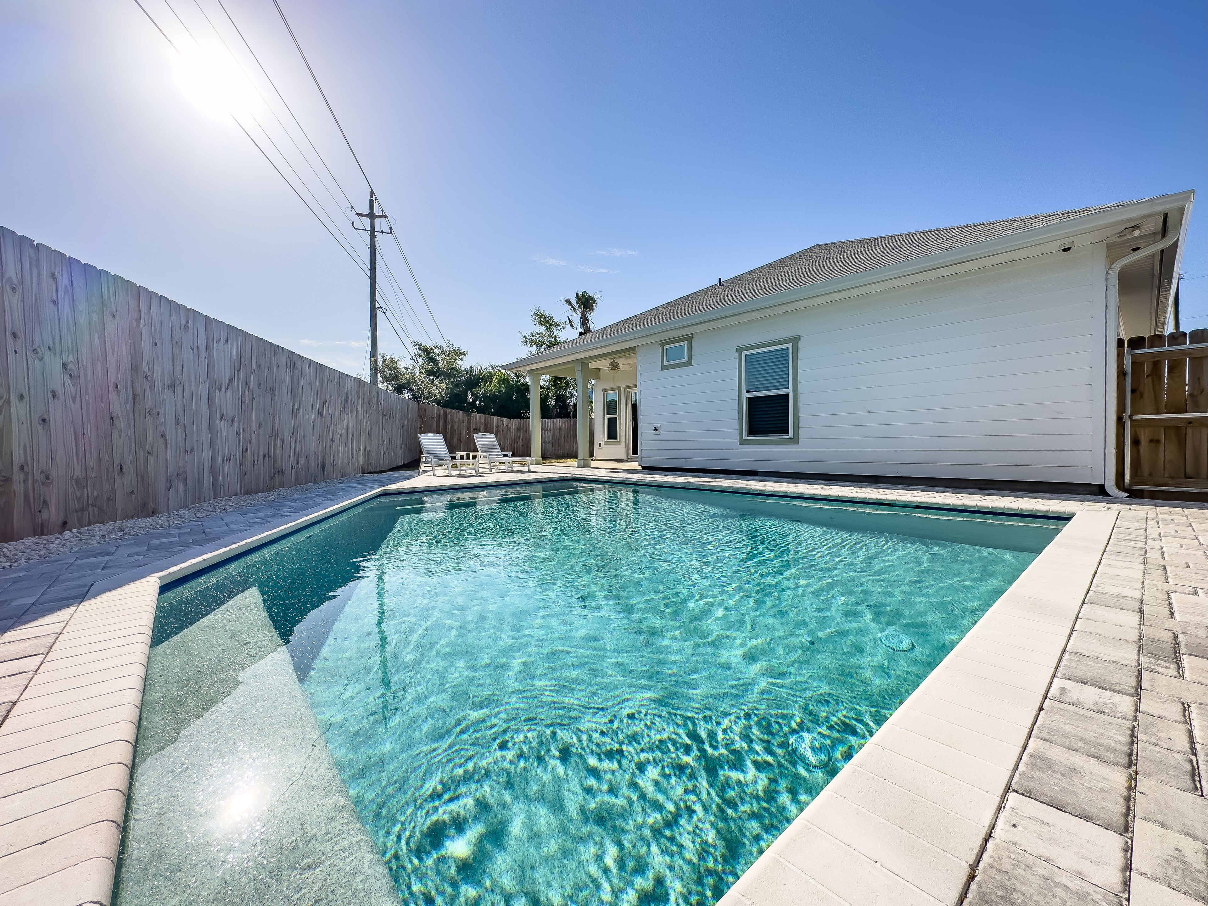 Modern Coastal 3BD/2BA Home w/POOL & Backyard - Great Location,Close to BEACH