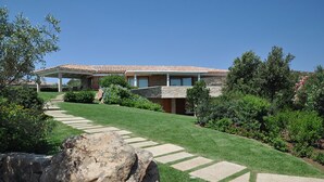 Unclassified image, 2 of 38, button - Villa Asta (San Teodoro)