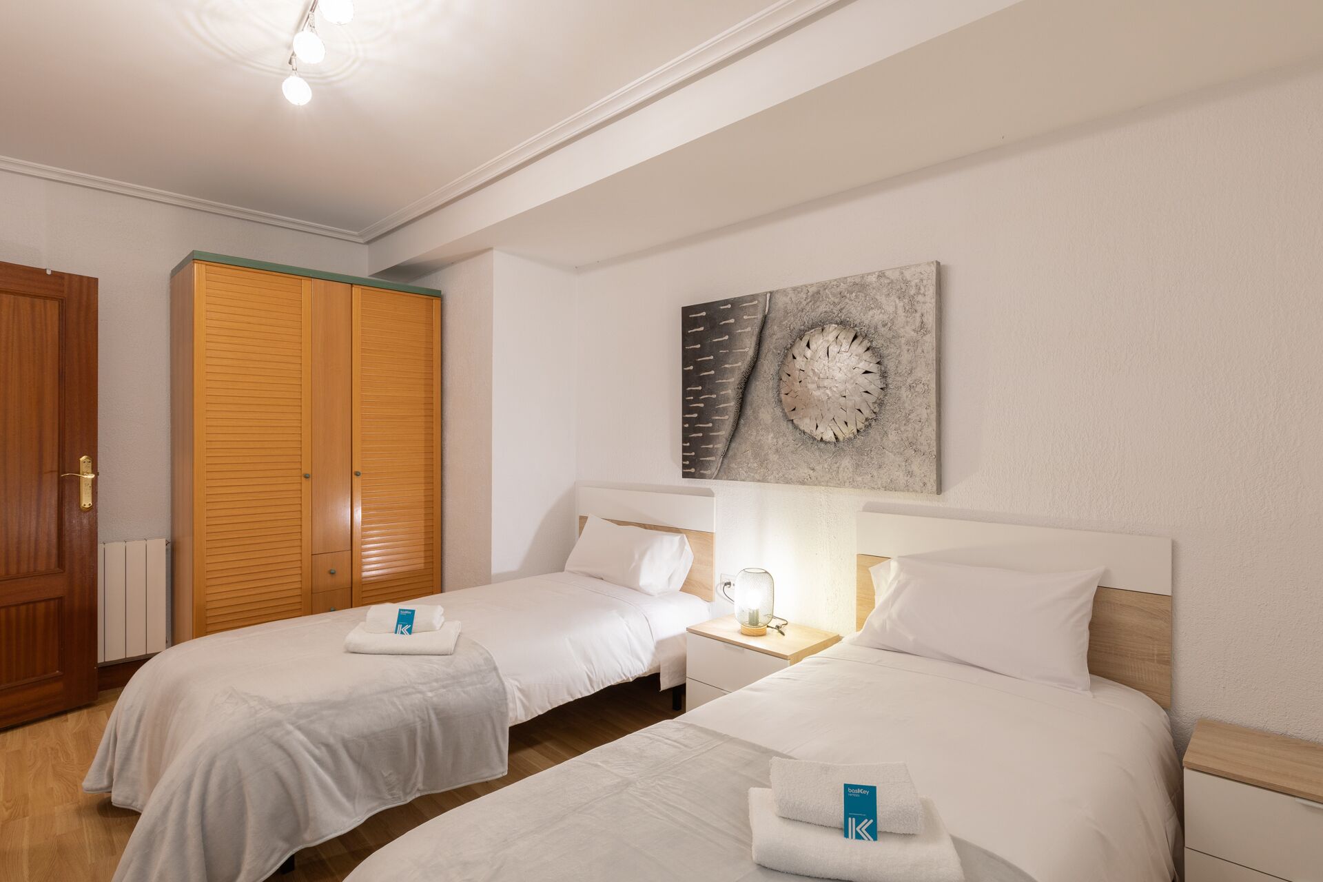 2 chambres, fer et planche à repasser, Wi-Fi, draps fournis