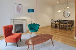 Interior - Catedral | The Rentals Collection (San Sebastián)