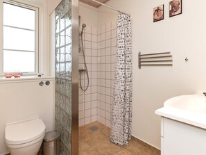 House | Bathroom