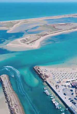 Beach - Where Style meets Comfort. Characteristic house in the authentic village Fuseta (Fuseta)
