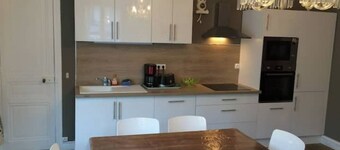 LARGE 5-ROOM APARTMENT BEACHFRONT AND CENTER