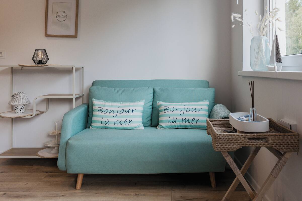 Apartment (37B) | Living area | Flat-screen TV, Netflix, streaming services
