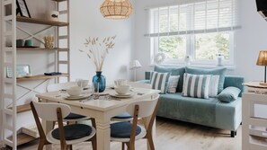 อพาร์ทเมนท์ (37A with roof terrace) | บริเวณนั่งเล่น | ทีวีจอแบน, Netflix, บริการสตรีมมิ่ง