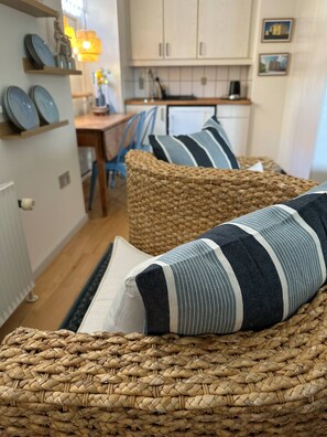 Junior suite (Frk. Spreck) | Eget kjøkken | Kjøleskap, kaffetrakter/tekoker, vannkoker og kjøkkenutstyr