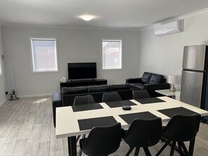 Turtle | Living area | Flat-screen TV - Jurien Beachfront Chalets (Jurien Bay)