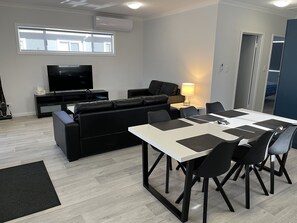 TV màn hình phẳng 