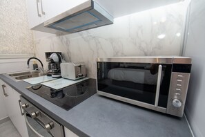 Microwave - Celestina Corfu Town Apartment (Corfu)