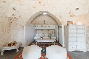 Villa | 1 bedroom - Trullo Letizia con Piscina - IBR (Ostuni)