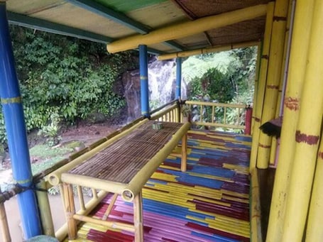 Deluxe Room | Living area