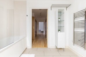 Apartment | Bathroom - The Dalston Junction Apartments (London)
