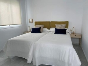 2 Schlafzimmer, Schreibtisch, Bügeleisen/Bügelbrett, WLAN