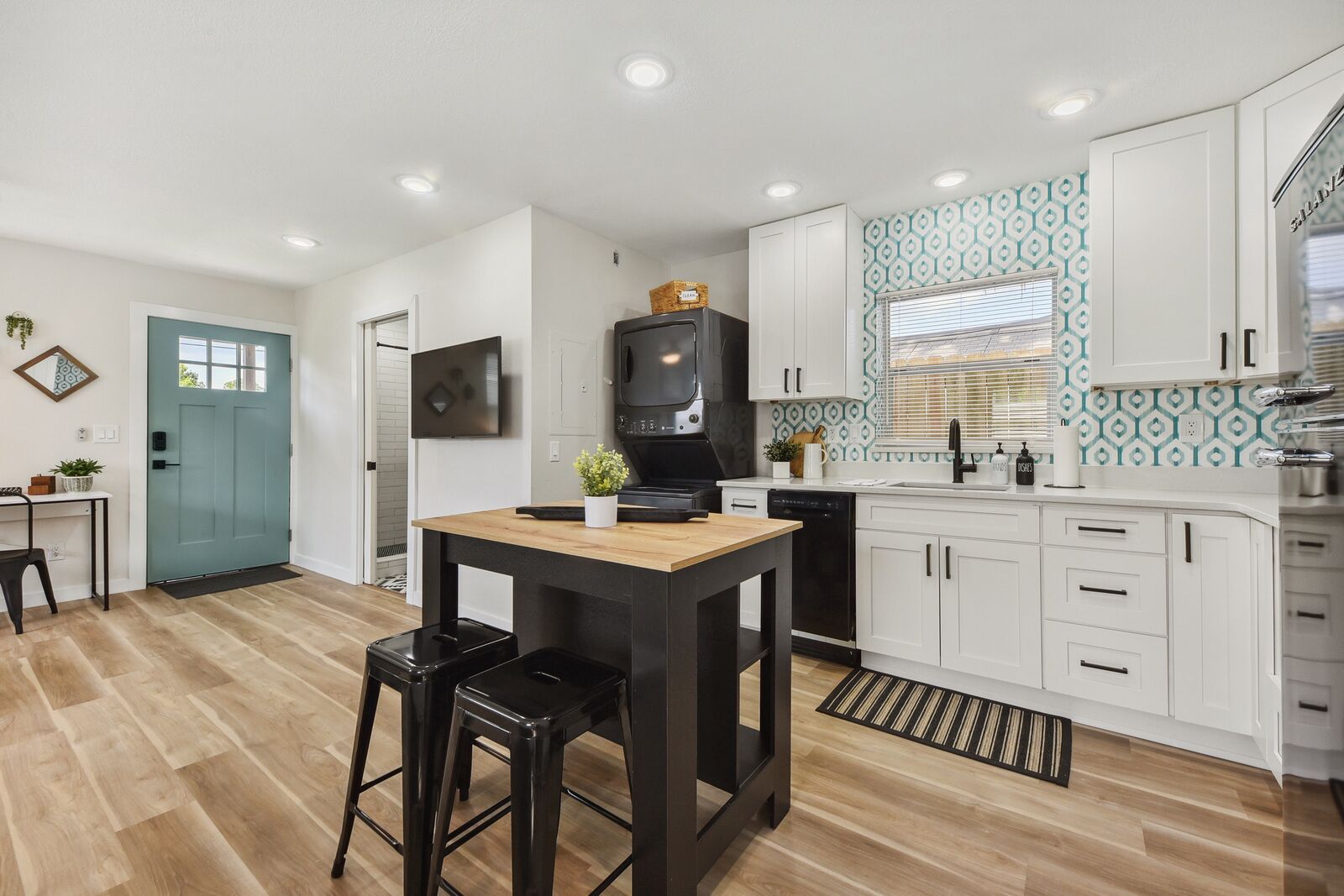 Fridge, microwave, dishwasher, coffee/tea maker