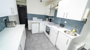 Studio | Bếp riêng | Tủ lạnh, lò vi sóng, lò nướng, bếp nấu