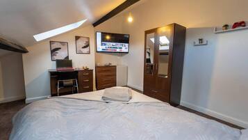 House | 1 bedroom, free WiFi, bed sheets