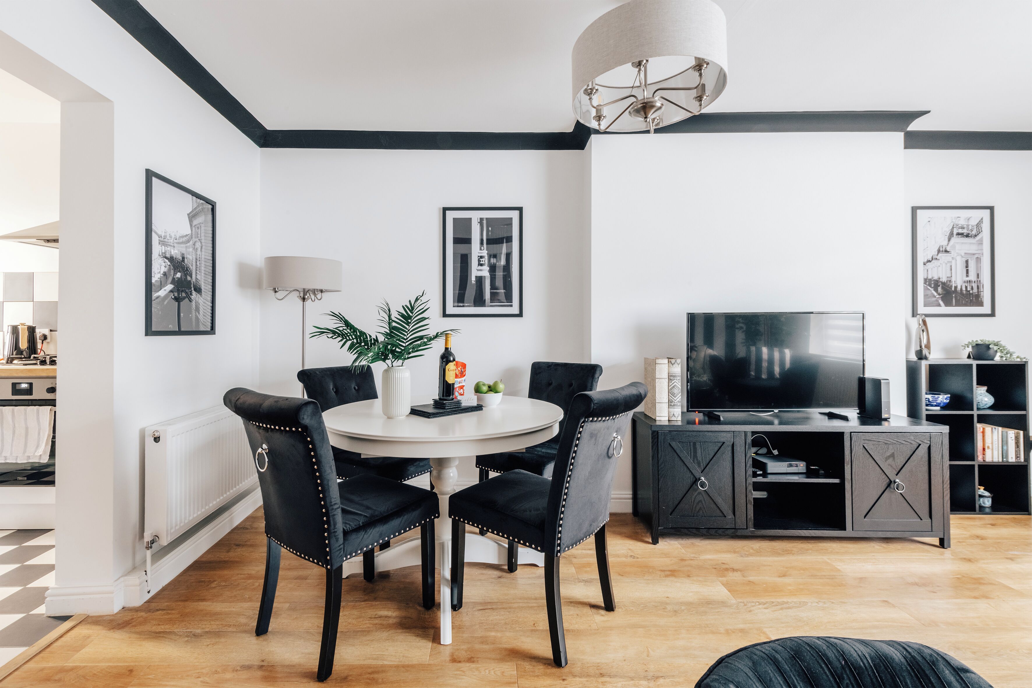 Apartment | Private kitchen | Fridge, microwave, oven, stovetop