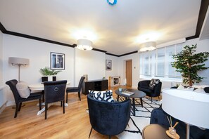 Apartment | Interior - Chic 1 Bed Flat Zone 2 Hampstead Swiss Cottage (London)