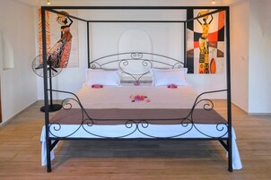 Apartamento Confort, 3 habitaciones | Ropa de cama de alta calidad, caja fuerte, escritorio