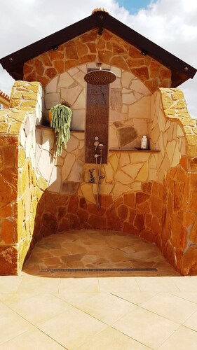 Comfortable large finca - Away from mass tourism - Central island location