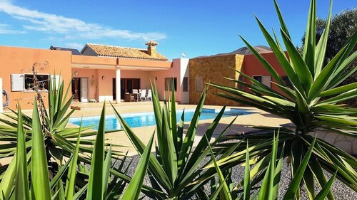 Komfortable große Finca - Abseits vom Massentourismus - Zentrale Insellage