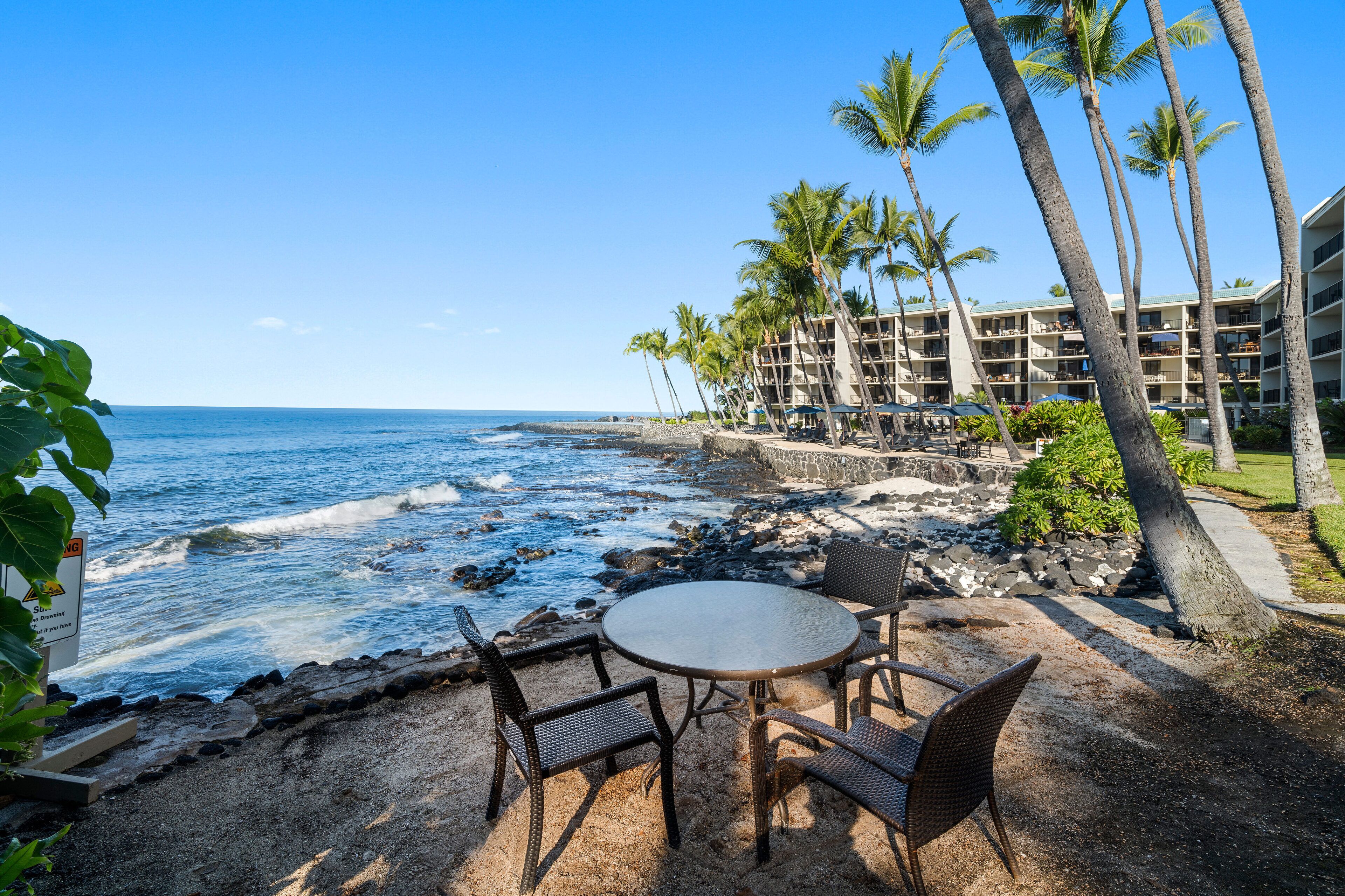 Hale Mele | Ocean Views