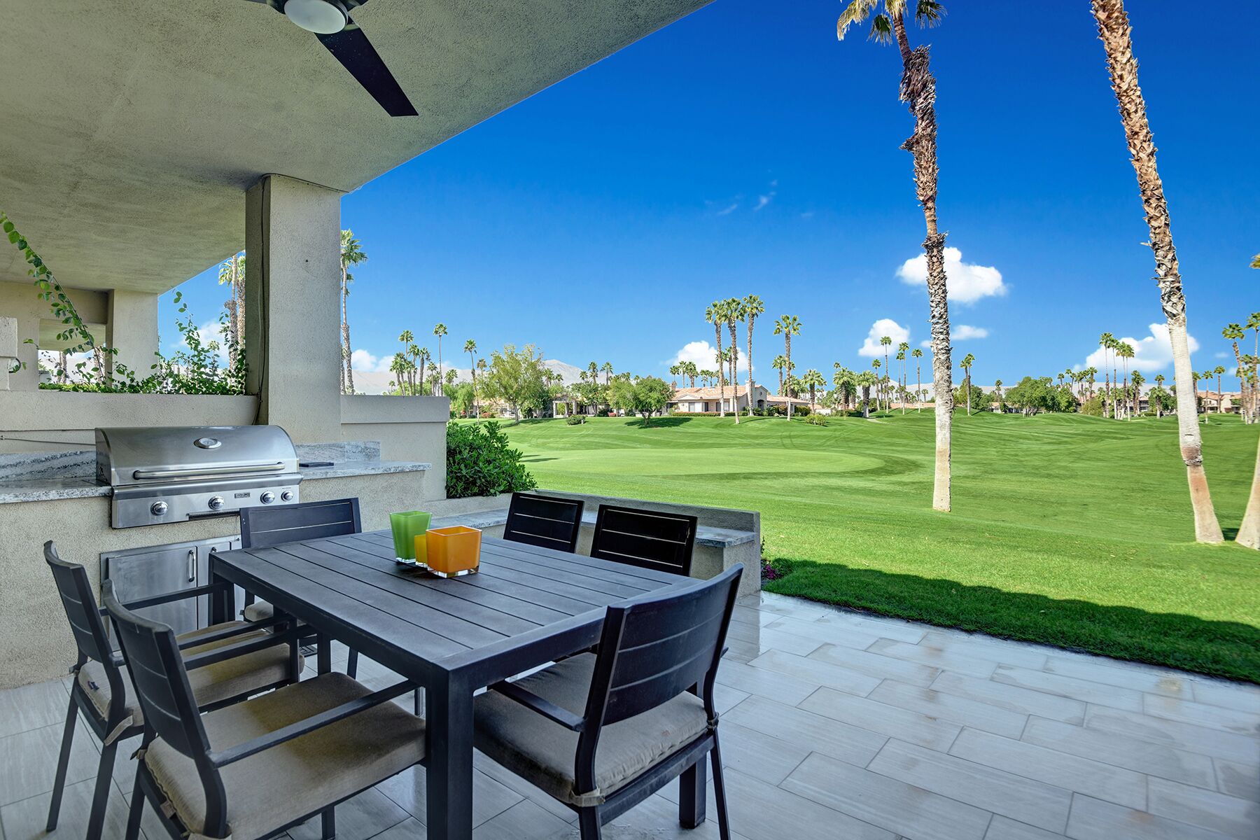 3BD/3.5BA and Platinum Membership at Palm Valley Country Club!