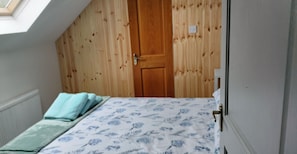 1 bedroom, iron/ironing board, free WiFi, bed sheets - Upstairs One Bedroom Apartment on Achill Island (Achill Island)
