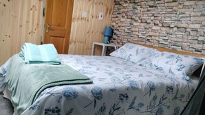 Apartment, 1 Queen Bed with Sofa bed | 1 bedroom, iron/ironing board, WiFi (free), bed sheets