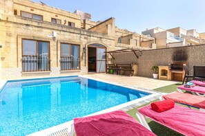 Villa | Pool | Outdoor pool - Ta Guljetta 4 Bedroom Villa With Private Pool (Xaghra)