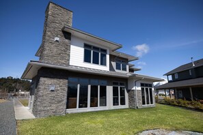 Exterior - 757 Alice Loop: 3  BR, 2.5  BA House in Sitka, Sleeps 8 (Sitka)