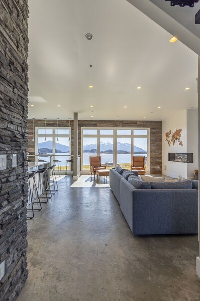 757 Alice Loop: 3 BR, 2.5 BA House in Sitka, Sleeps 8