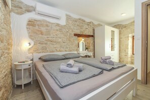 3 chambres, fer et planche Ă repasser, Wi-Fi, draps fournis