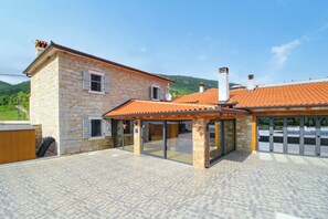 Exterior - Villa Tina Livade in Gradinje - Haus für 8-12 Personen (Livade)