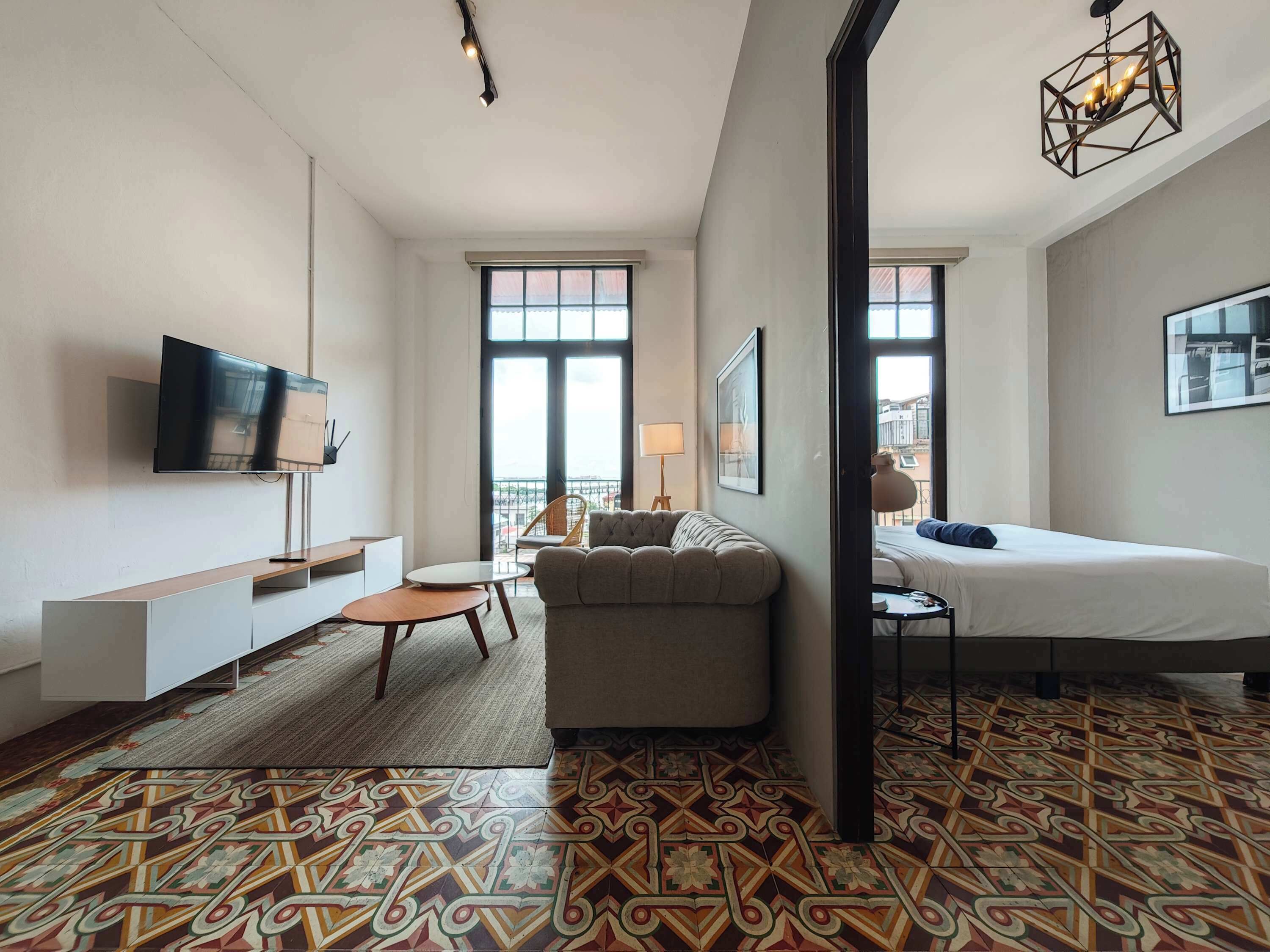 1 habitación, tabla de planchar con plancha, wifi y ropa de cama 