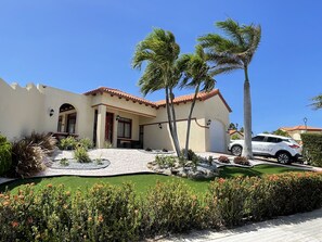 Exterior - Private 4 Bedroom Villa at Tierra Del Sol Golf with Private Pool (Noord)