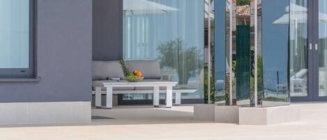 حمّام سباحة مُدفَّأ