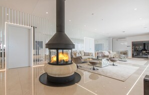 Interior - Luxury Villa Nimai Luce with private pool, air conditioning, WIFI, private parking, sea view in Istria (Kastelir)