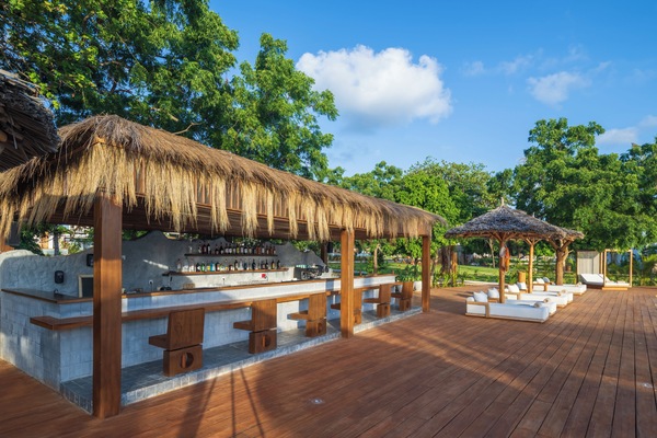 Poolside bar